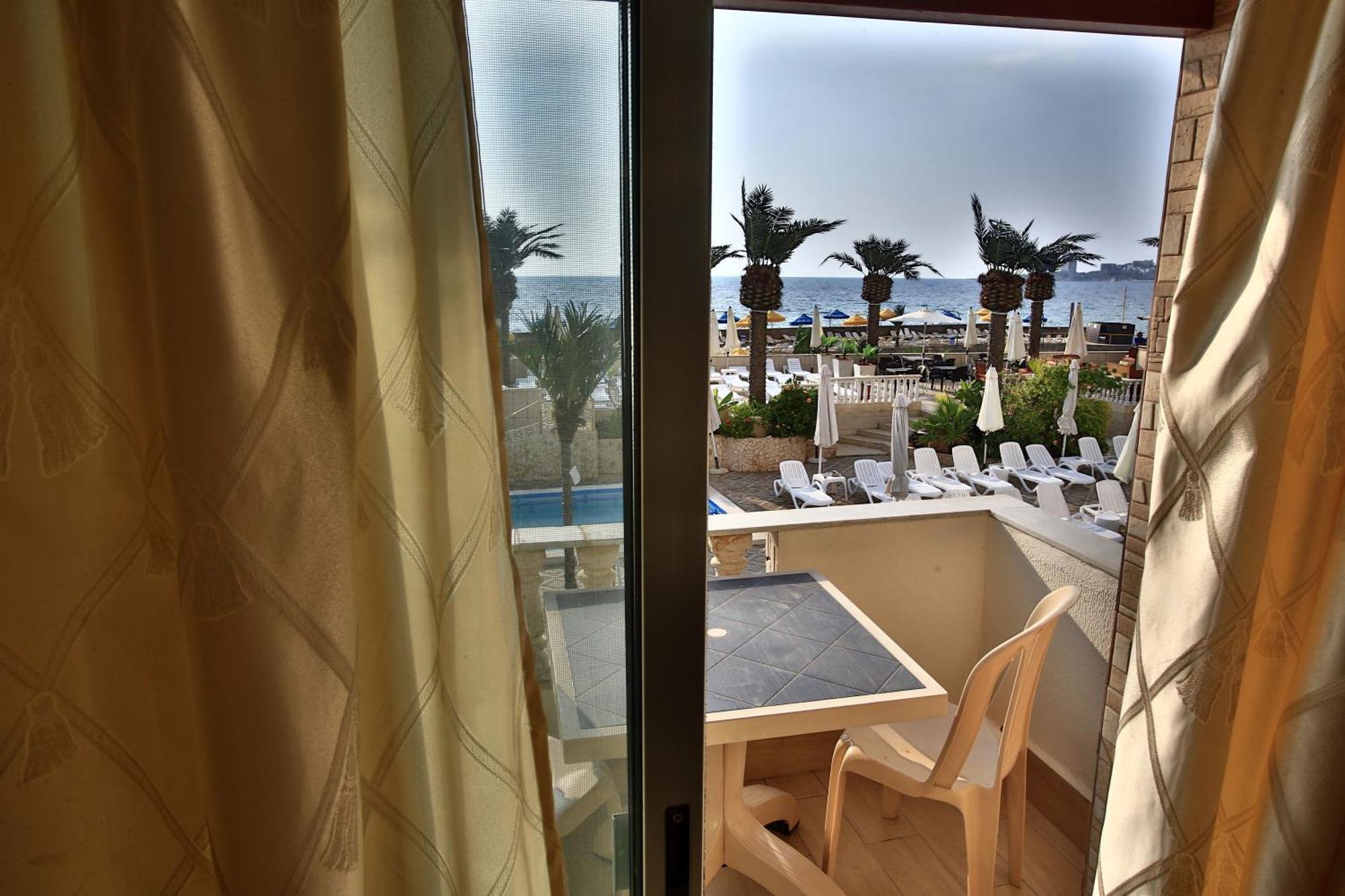 Lamedina Hotel & Resort Jounieh Room photo